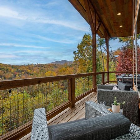 The Overlook - '21 Cabin - Gorgeous Unobstructed Views - Fire Pit Table - Gamerm - Hottub - Xbox - Lots Of Bears Gatlinburg Kültér fotó