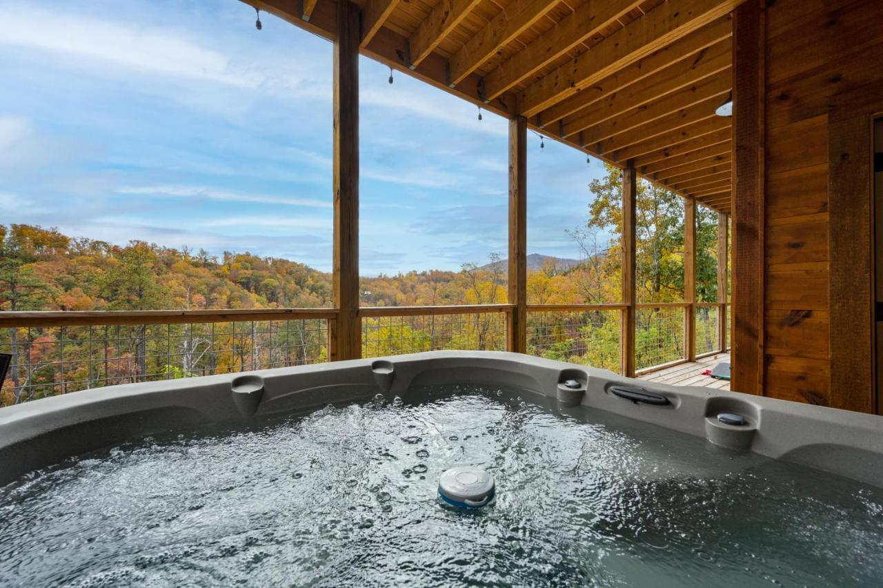 The Overlook - '21 Cabin - Gorgeous Unobstructed Views - Fire Pit Table - Gamerm - Hottub - Xbox - Lots Of Bears Gatlinburg Kültér fotó