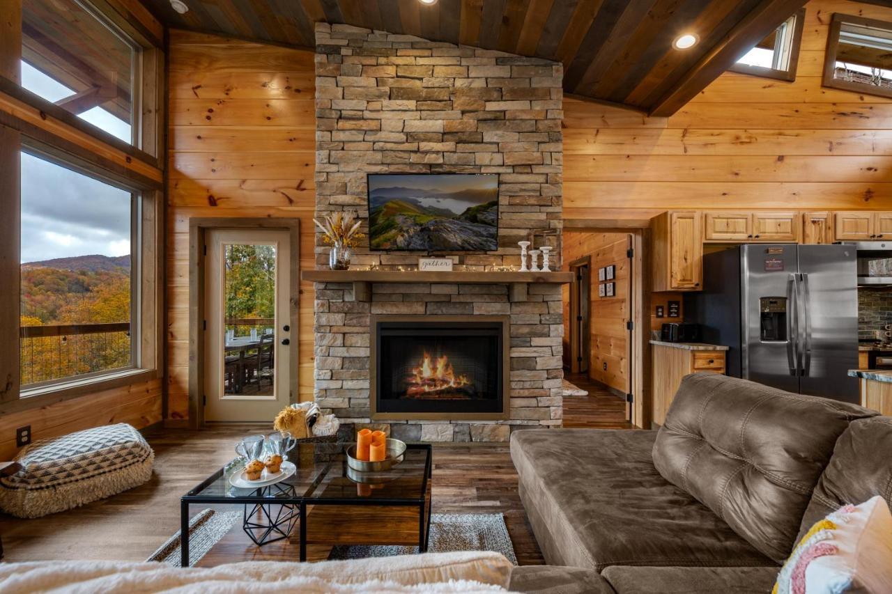 The Overlook - '21 Cabin - Gorgeous Unobstructed Views - Fire Pit Table - Gamerm - Hottub - Xbox - Lots Of Bears Gatlinburg Kültér fotó