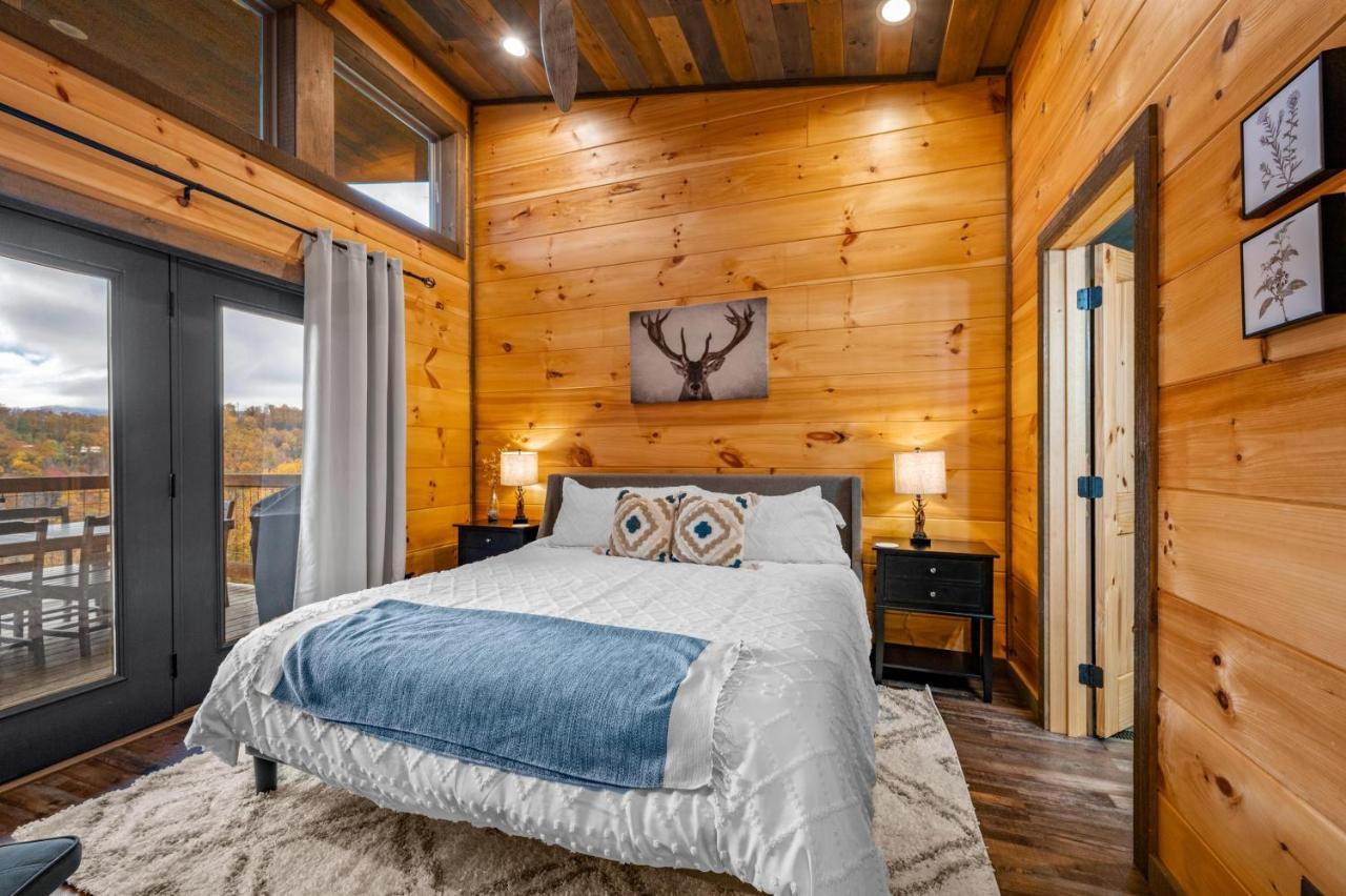 The Overlook - '21 Cabin - Gorgeous Unobstructed Views - Fire Pit Table - Gamerm - Hottub - Xbox - Lots Of Bears Gatlinburg Kültér fotó