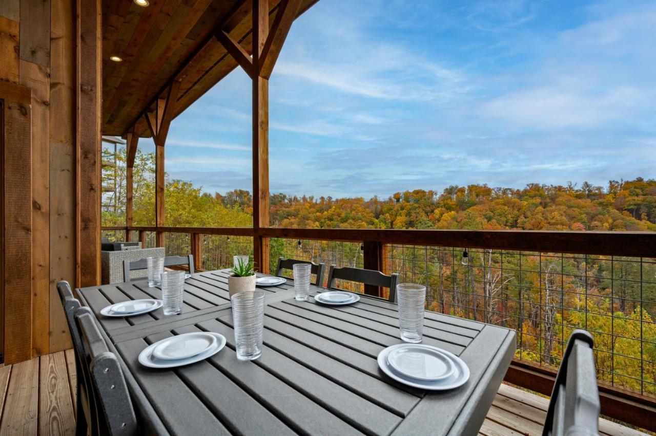 The Overlook - '21 Cabin - Gorgeous Unobstructed Views - Fire Pit Table - Gamerm - Hottub - Xbox - Lots Of Bears Gatlinburg Kültér fotó