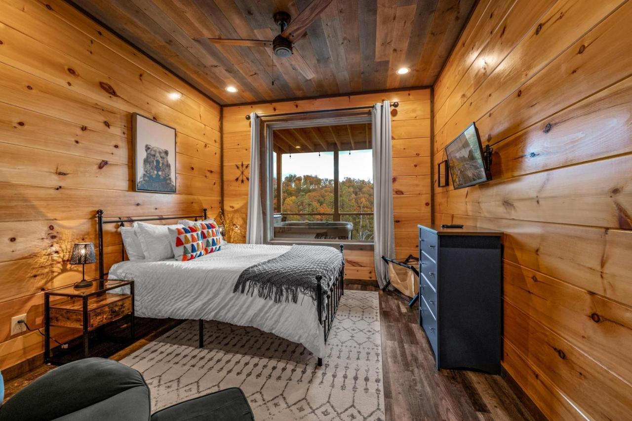 The Overlook - '21 Cabin - Gorgeous Unobstructed Views - Fire Pit Table - Gamerm - Hottub - Xbox - Lots Of Bears Gatlinburg Kültér fotó