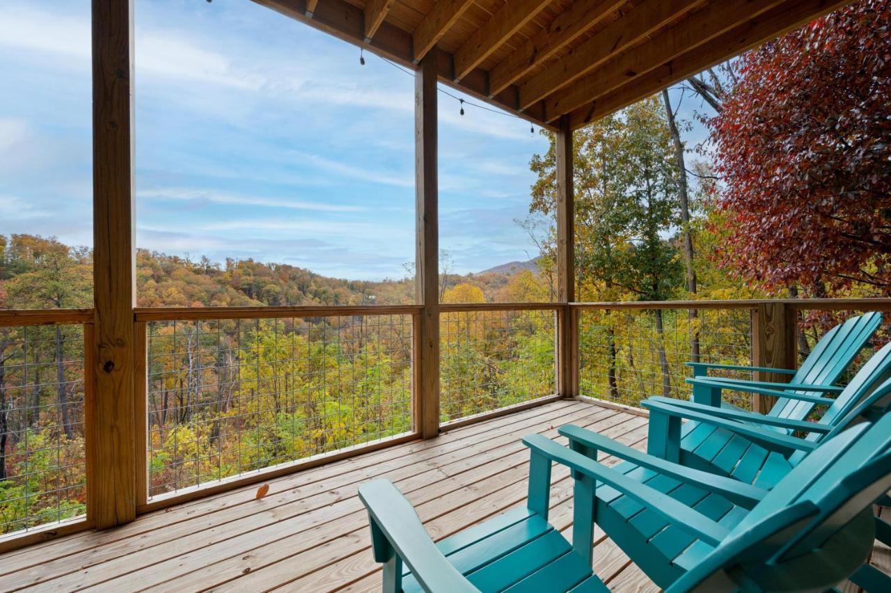 The Overlook - '21 Cabin - Gorgeous Unobstructed Views - Fire Pit Table - Gamerm - Hottub - Xbox - Lots Of Bears Gatlinburg Kültér fotó