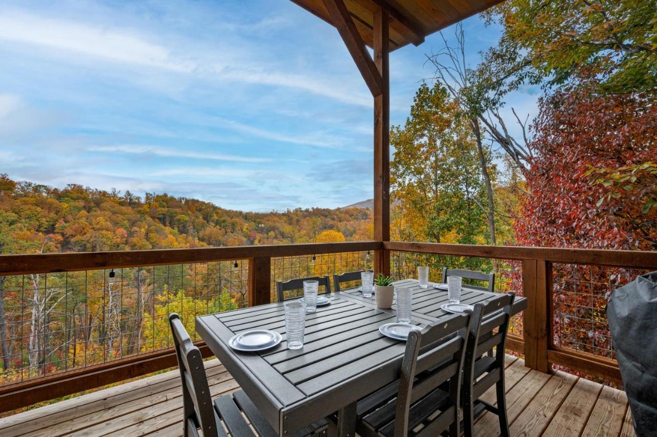 The Overlook - '21 Cabin - Gorgeous Unobstructed Views - Fire Pit Table - Gamerm - Hottub - Xbox - Lots Of Bears Gatlinburg Kültér fotó