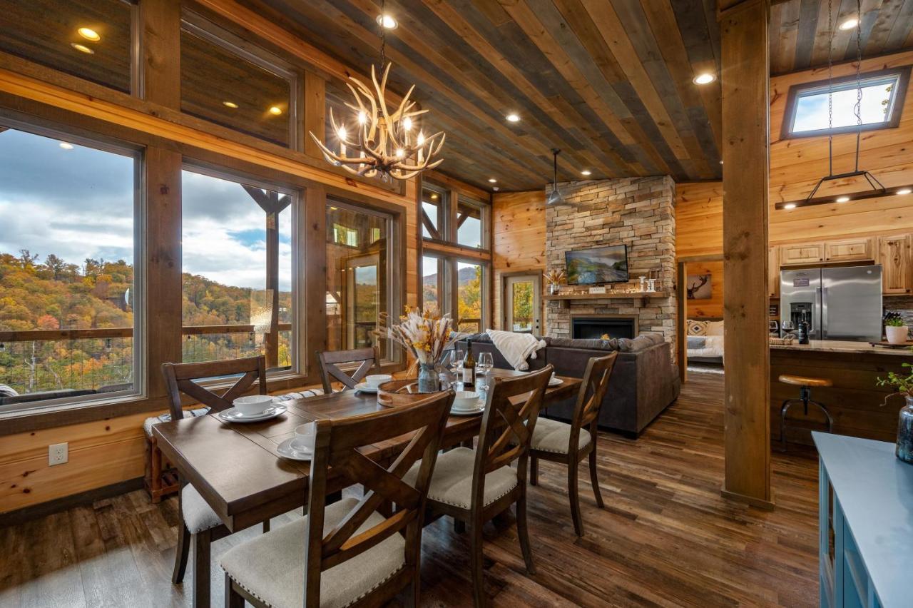 The Overlook - '21 Cabin - Gorgeous Unobstructed Views - Fire Pit Table - Gamerm - Hottub - Xbox - Lots Of Bears Gatlinburg Kültér fotó