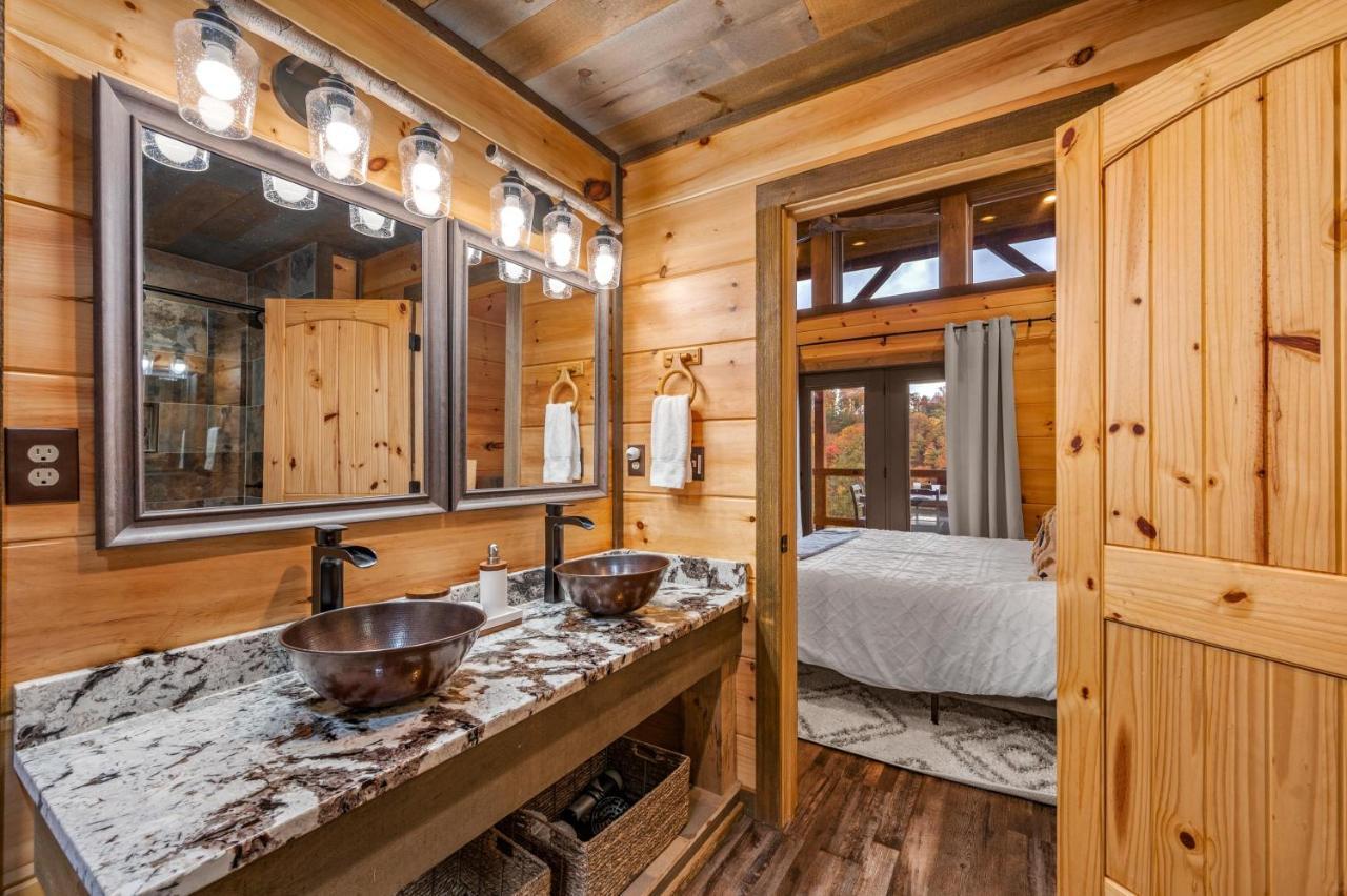 The Overlook - '21 Cabin - Gorgeous Unobstructed Views - Fire Pit Table - Gamerm - Hottub - Xbox - Lots Of Bears Gatlinburg Kültér fotó