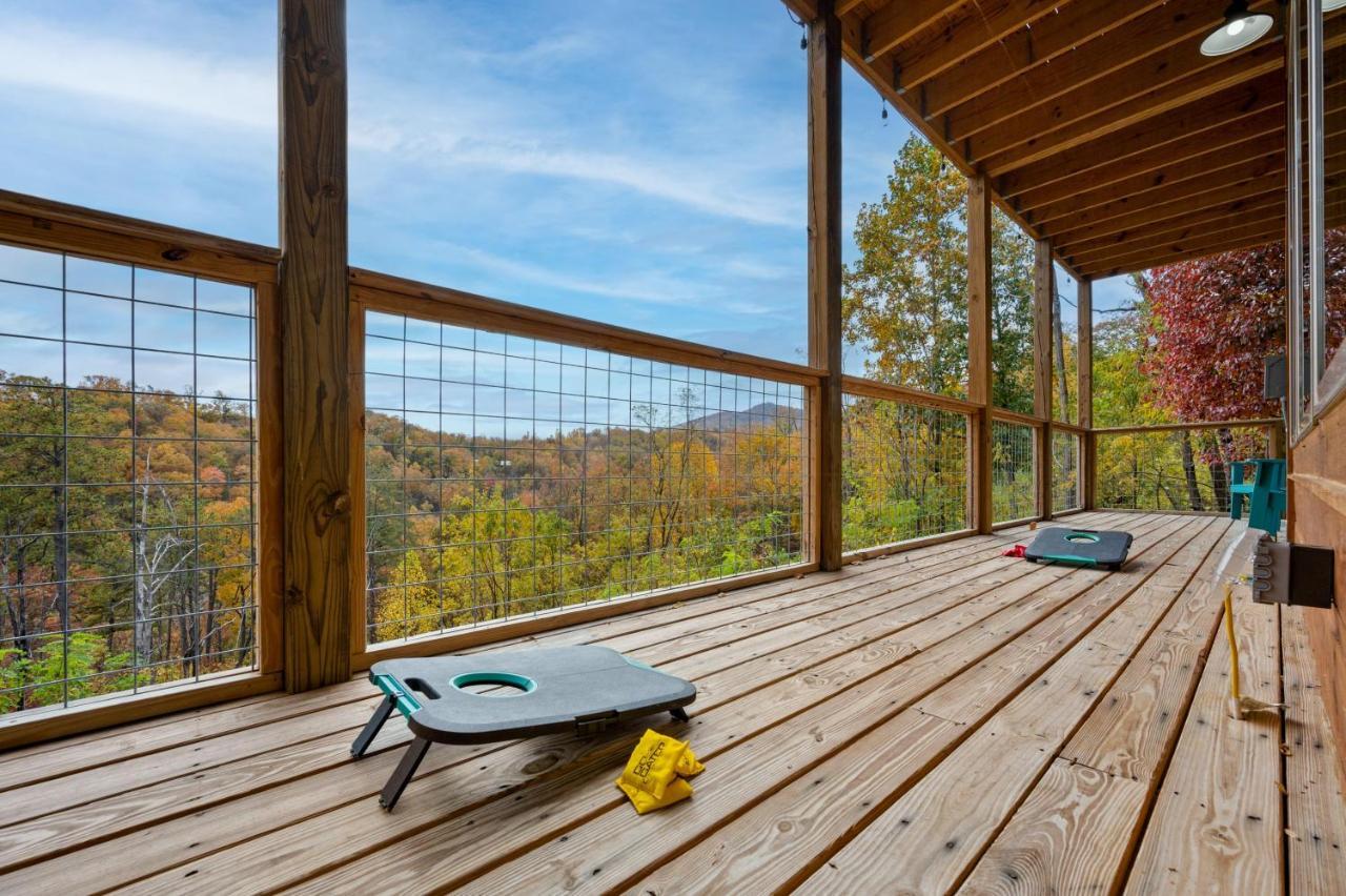 The Overlook - '21 Cabin - Gorgeous Unobstructed Views - Fire Pit Table - Gamerm - Hottub - Xbox - Lots Of Bears Gatlinburg Kültér fotó