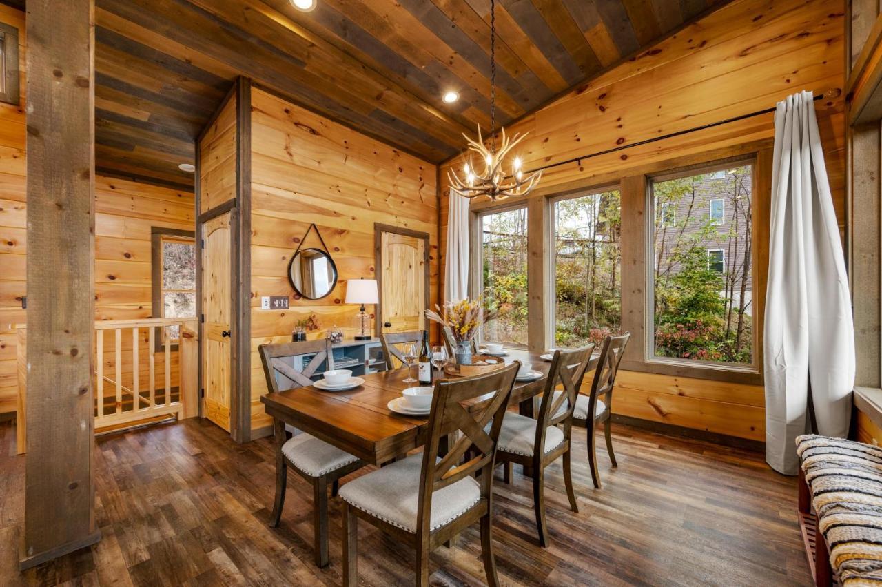 The Overlook - '21 Cabin - Gorgeous Unobstructed Views - Fire Pit Table - Gamerm - Hottub - Xbox - Lots Of Bears Gatlinburg Kültér fotó