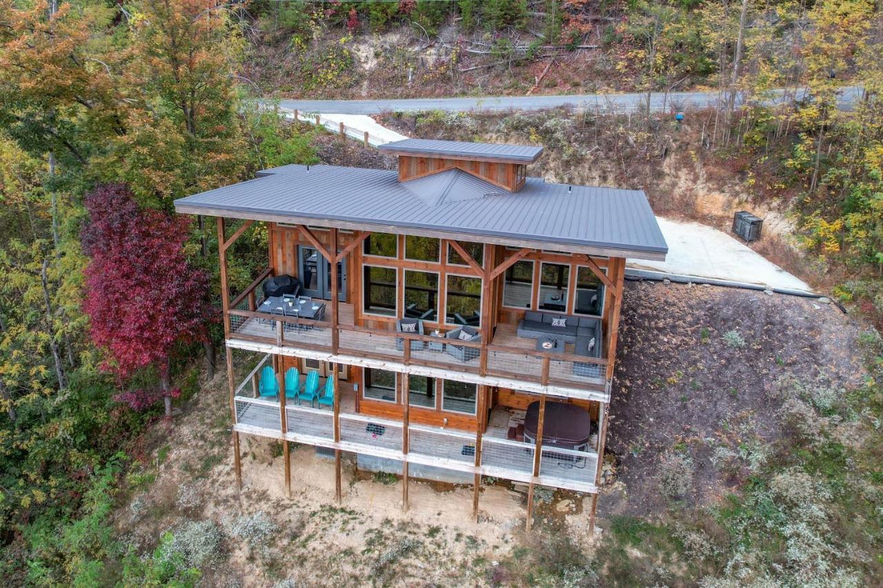 The Overlook - '21 Cabin - Gorgeous Unobstructed Views - Fire Pit Table - Gamerm - Hottub - Xbox - Lots Of Bears Gatlinburg Kültér fotó